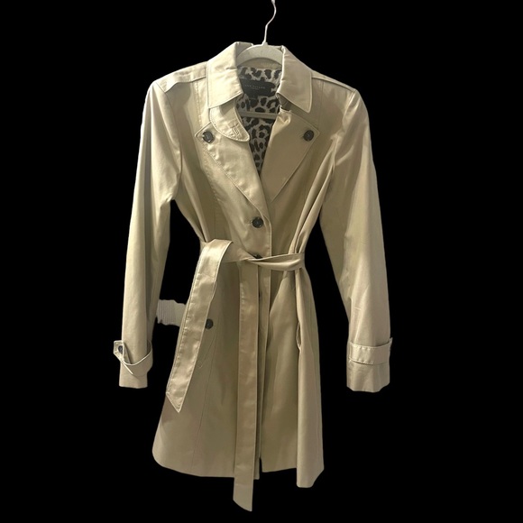 ANN TAYLOR! Sz: Small. Beige Trench-coat. Excellent Condition, impressive - Picture 4 of 9